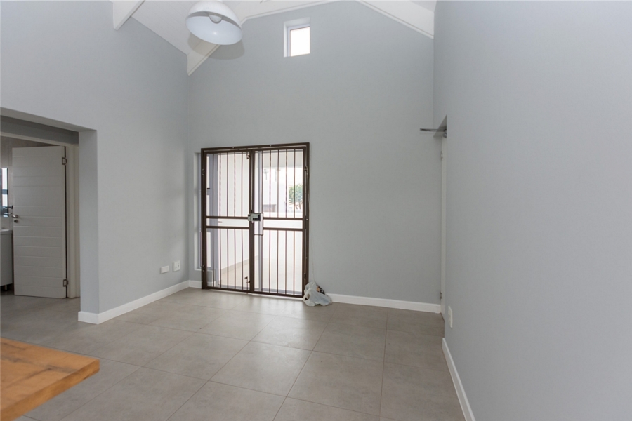 2 Bedroom Property for Sale in Laguna Hills Western Cape